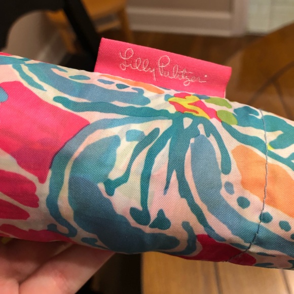 ❌SOLD❌ Lilly Pulitzer Spot Ya Travel Umbrella - Picture 5 of 5